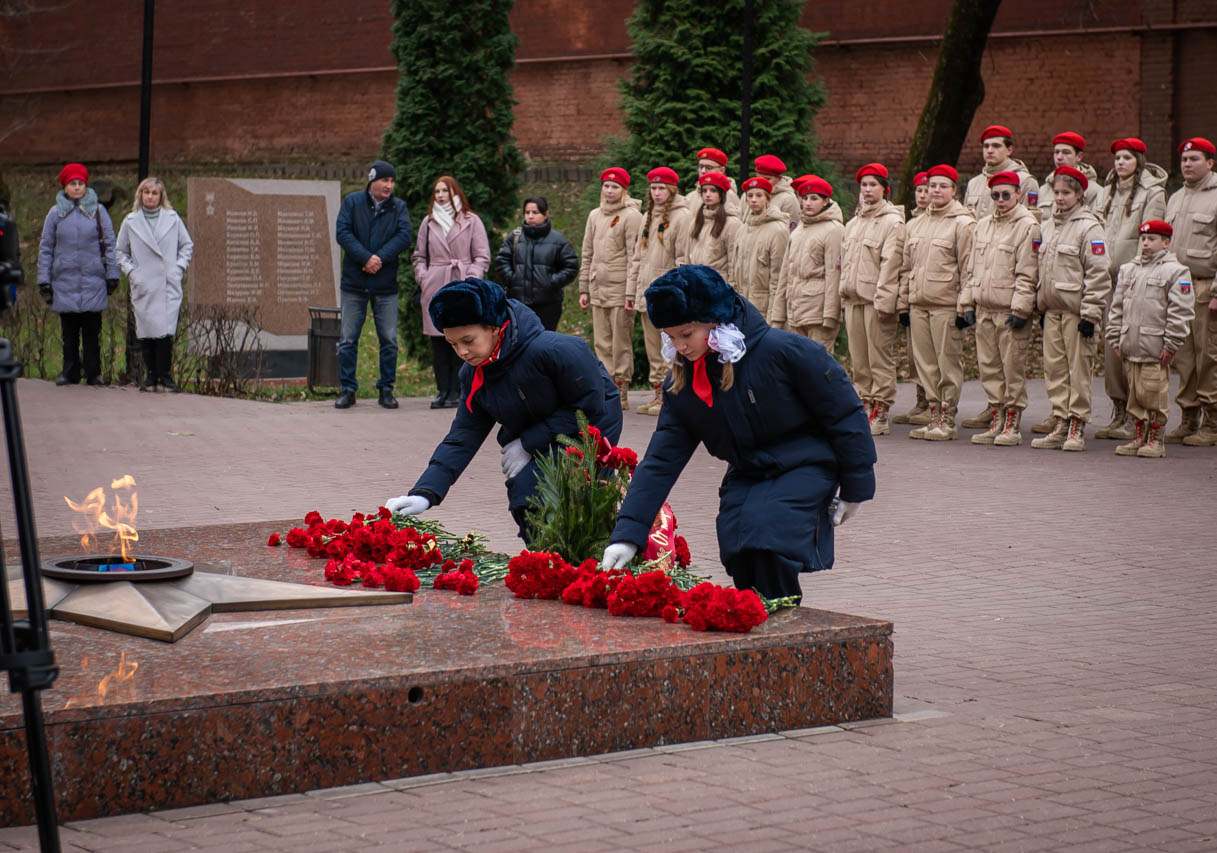 В каком году был взят смоленск. Митинг в сквере памяти героев Смоленск.